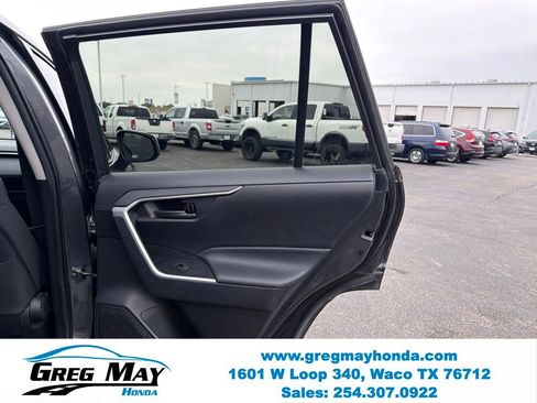 Used 2021 Toyota RAV4 LE AWD/4WD image 26
