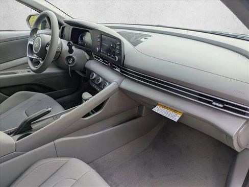 New 2026 Hyundai Elantra SE FWD image 19