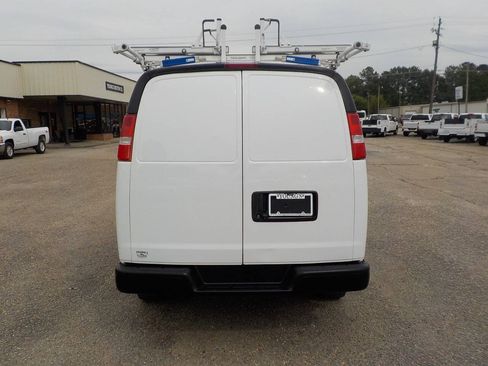 Used 2021 Chevrolet Express 2500 w/ Driver Convenience Package RWD image 4