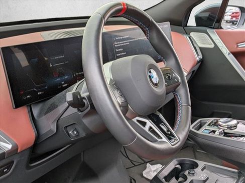 Used 2025 BMW iX M60 image 9