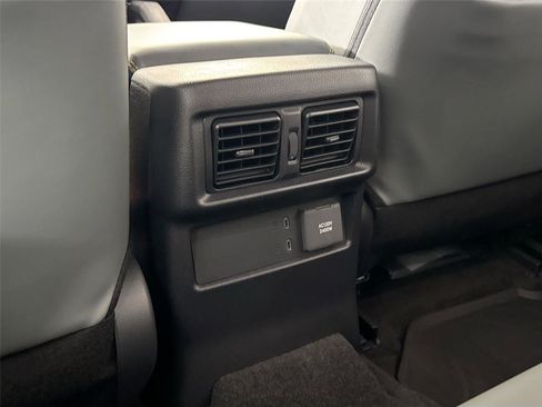 Certified 2025 Toyota 4Runner Trailhunter image 33