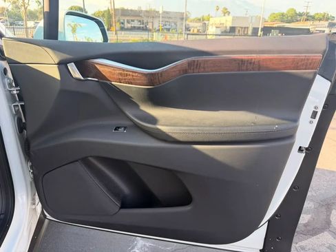 Used 2018 Tesla Model X 100D AWD/4WD image 25
