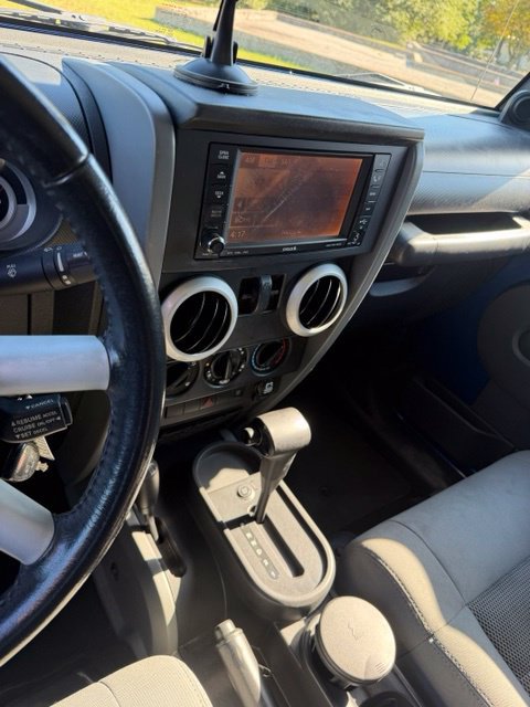 Used 2009 Jeep Wrangler Sahara w/ Trailer Tow Group AWD/4WD image 13