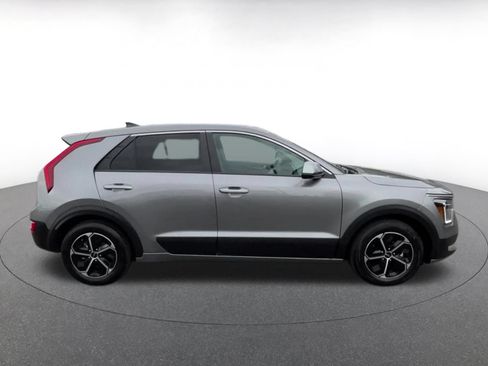 Used 2026 Kia Niro LX FWD image 16