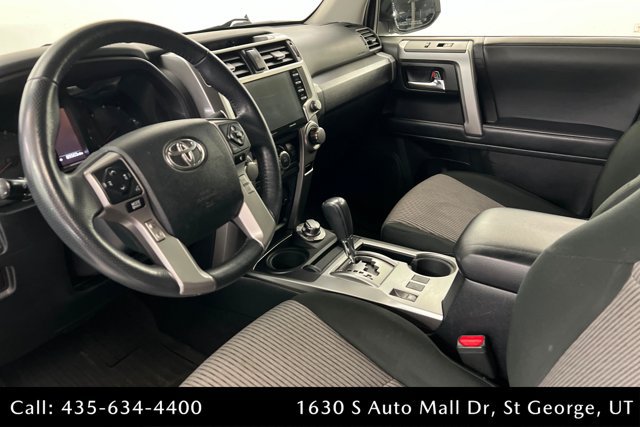 Used 2020 Toyota 4Runner SR5 AWD/4WD image 15