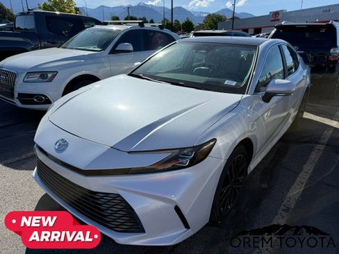 Used 2025 Toyota Camry XLE w/ Premium Package AWD/4WD image 14