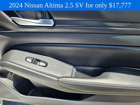 Used 2024 Nissan Altima 2.5 SV FWD image 10