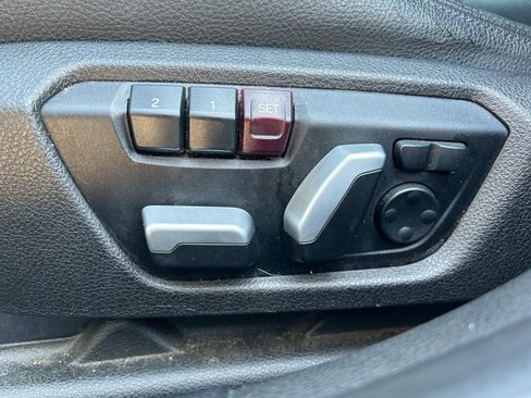 Used 2018 BMW 330i Sedan w/ Premium Package image 12