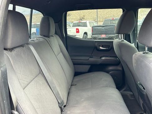 Used 2019 Toyota Tacoma TRD Off-Road image 17