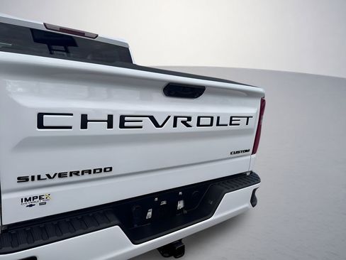 Used 2025 Chevrolet Silverado 1500 Custom w/ Turbomax Blackout Package AWD/4WD image 33