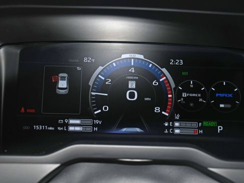 Used 2024 Toyota Sequoia Capstone AWD/4WD image 15