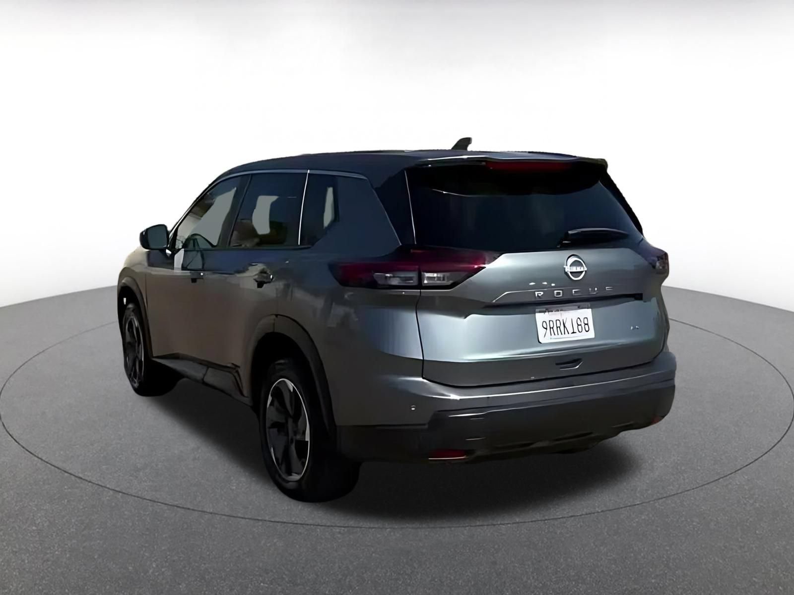 Used 2025 Nissan Rogue SV AWD/4WD image 12