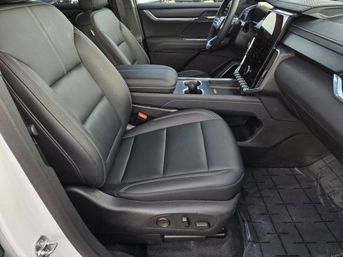 Used 2024 GMC Acadia Elevation w/ Black Edition image 28