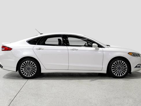 Used 2017 Ford Fusion Titanium FWD image 5