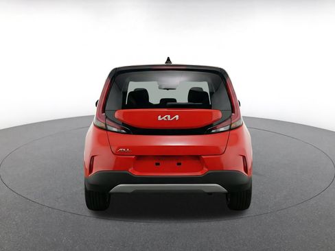 Used 2025 Kia Soul LX w/ LX Technology Package FWD image 8