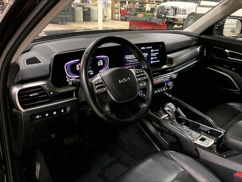 Used 2025 Kia Telluride S image 13
