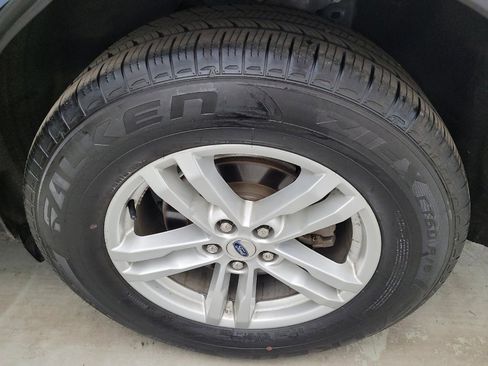 Used 2020 Ford Explorer XLT w/ Equipment Group 202A image 31