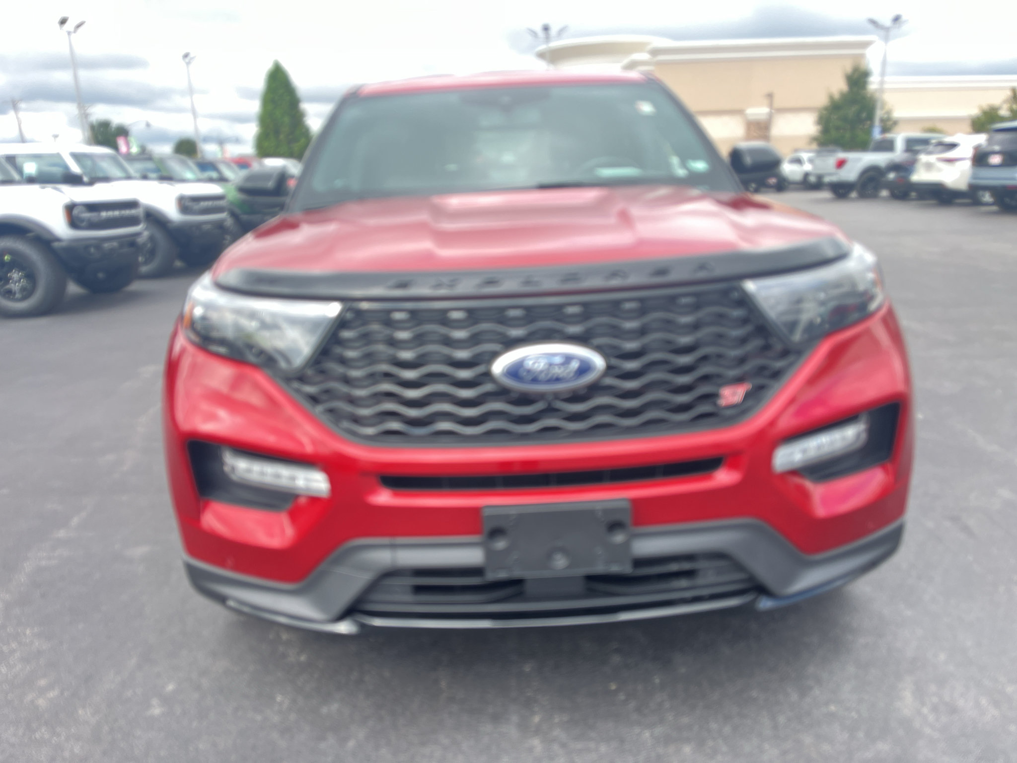Used 2022 Ford Explorer ST w/ Equipment Group 401A AWD/4WD image 2