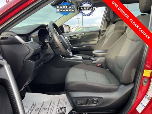 Used 2022 Toyota RAV4 XLE image 11