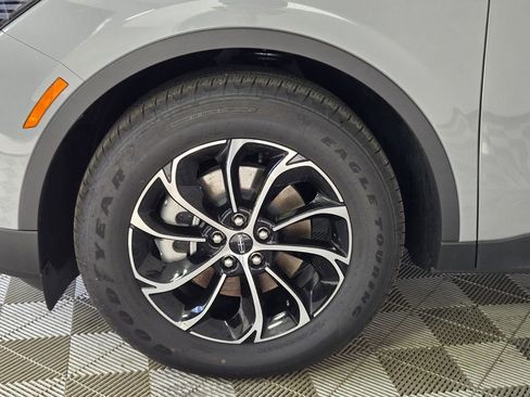 New 2026 Lincoln Nautilus Premier image 5