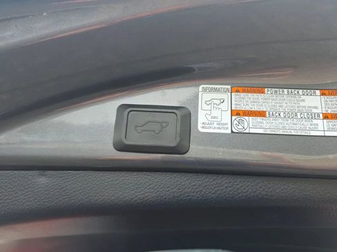 Used 2015 Toyota RAV4 XLE FWD image 44