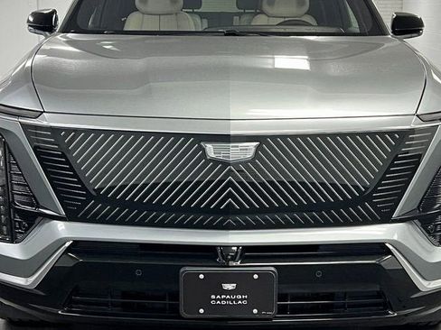 New 2026 Cadillac Vistiq Luxury w/ LPO, Floor Liner Package image 9