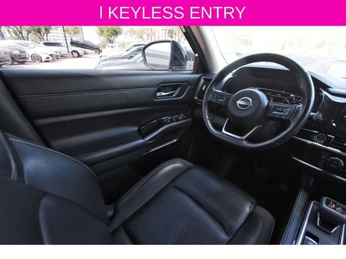 Used 2023 Nissan Pathfinder SL w/ Black Appearance Package image 9