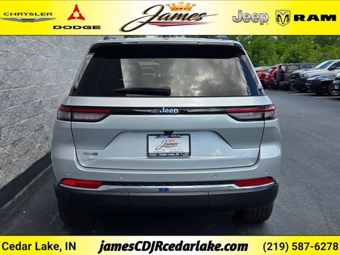 Used 2022 Jeep Grand Cherokee Limited 4xe AWD/4WD image 4