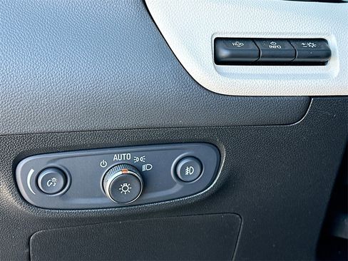 Certified 2022 Buick Encore GX Select w/ Advanced Technology Package image 10