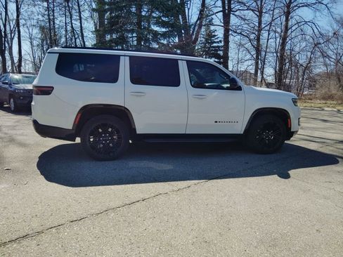 Used 2023 Jeep Wagoneer Series II image 6