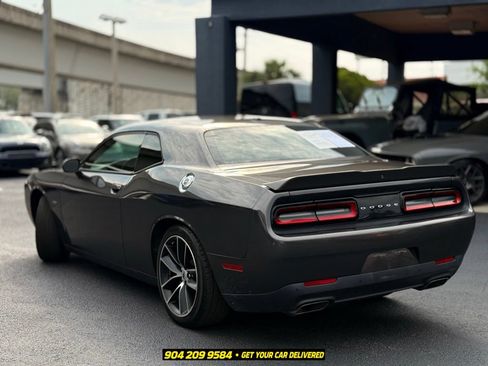 Used 2018 Dodge Challenger R/T w/ Performance Handling Group RWD image 3