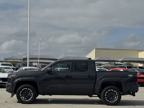 Used 2026 Toyota Tacoma TRD Sport AWD/4WD image 3