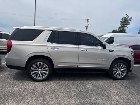 Used 2023 GMC Yukon Denali AWD/4WD image 7