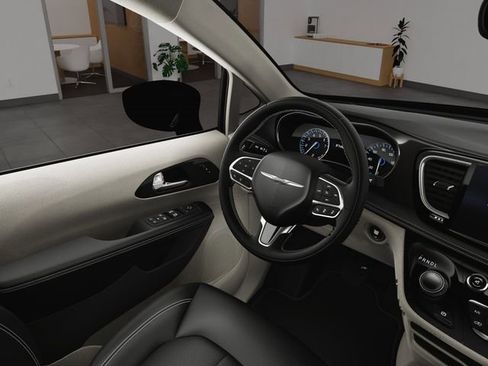 New 2024 Chrysler Pacifica Touring-L FWD image 20