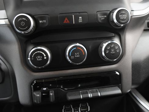 Used 2019 RAM 2500 Big Horn image 42