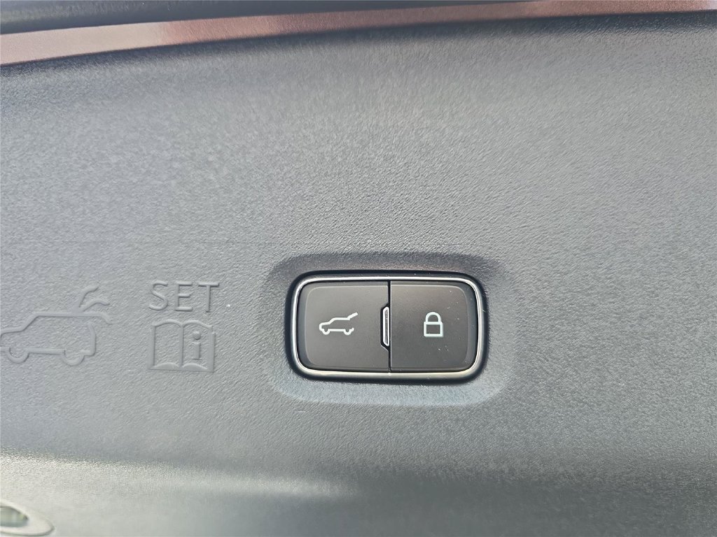 New 2027 Lincoln Navigator Black Label RWD image 9