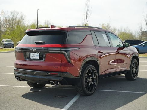 Used 2025 Chevrolet Traverse RS AWD/4WD image 8