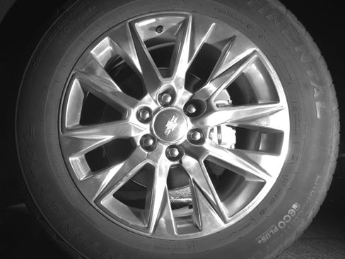 Used 2023 Chevrolet Suburban Premier image 12