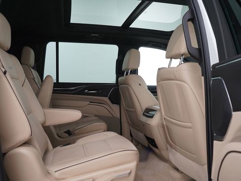 Used 2021 Cadillac Escalade ESV Premium Luxury image 13