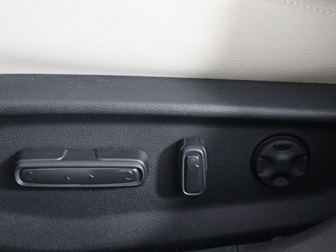 Used 2018 Honda Accord Touring image 19