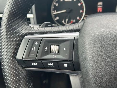 Used 2025 Mitsubishi Outlander SE image 19