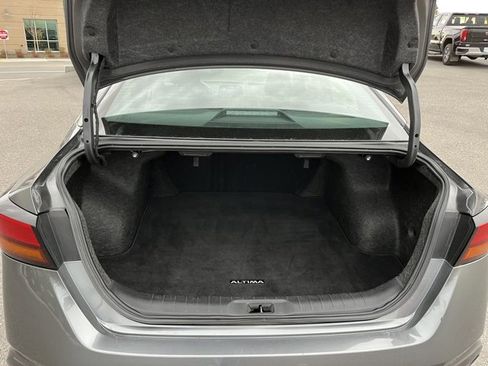 Used 2024 Nissan Altima 2.5 SV image 32