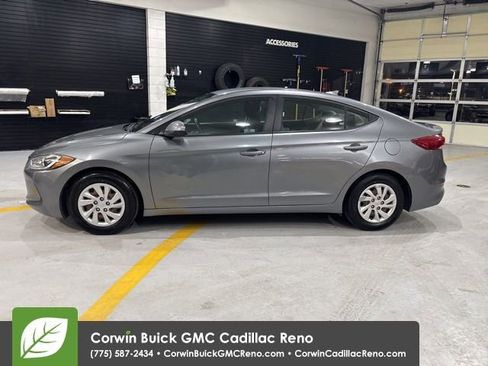 Used 2017 Hyundai Elantra SE image 5