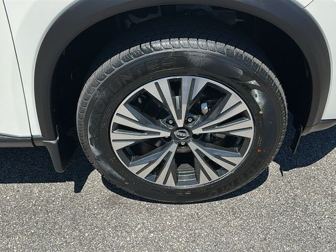 Certified 2023 Nissan Rogue SV w/ SV Premium B Package AWD/4WD image 8