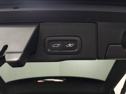 Certified 2025 Volvo XC60 B5 Core AWD/4WD image 10