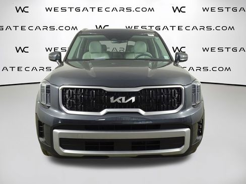 Used 2024 Kia Telluride EX w/ EX Captain's Chair Package image 4