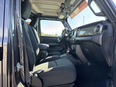 Used 2021 Jeep Wrangler Unlimited Sahara image 28