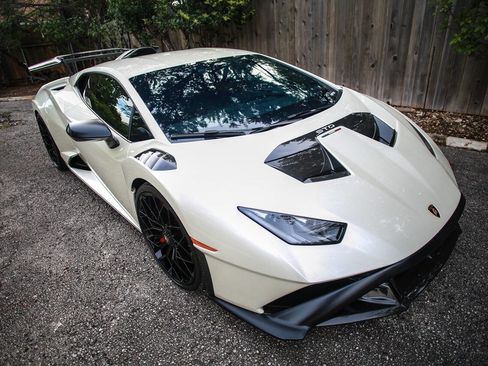 Used 2023 Lamborghini Huracan STO RWD image 11