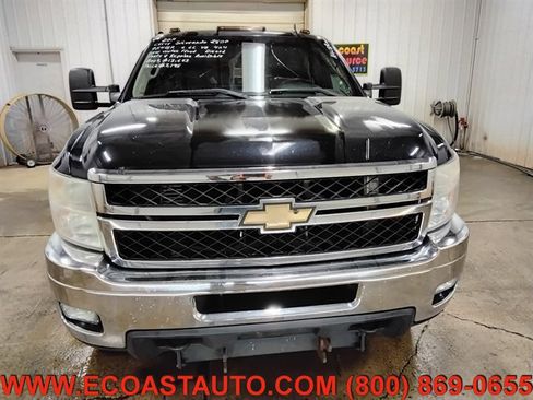 Used 2011 Chevrolet Silverado 2500 LT w/ Interior Plus Package AWD/4WD image 7