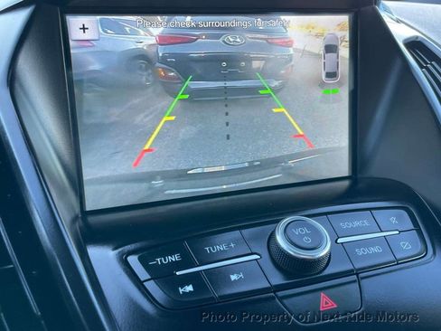 Used 2019 Ford Escape SE image 19